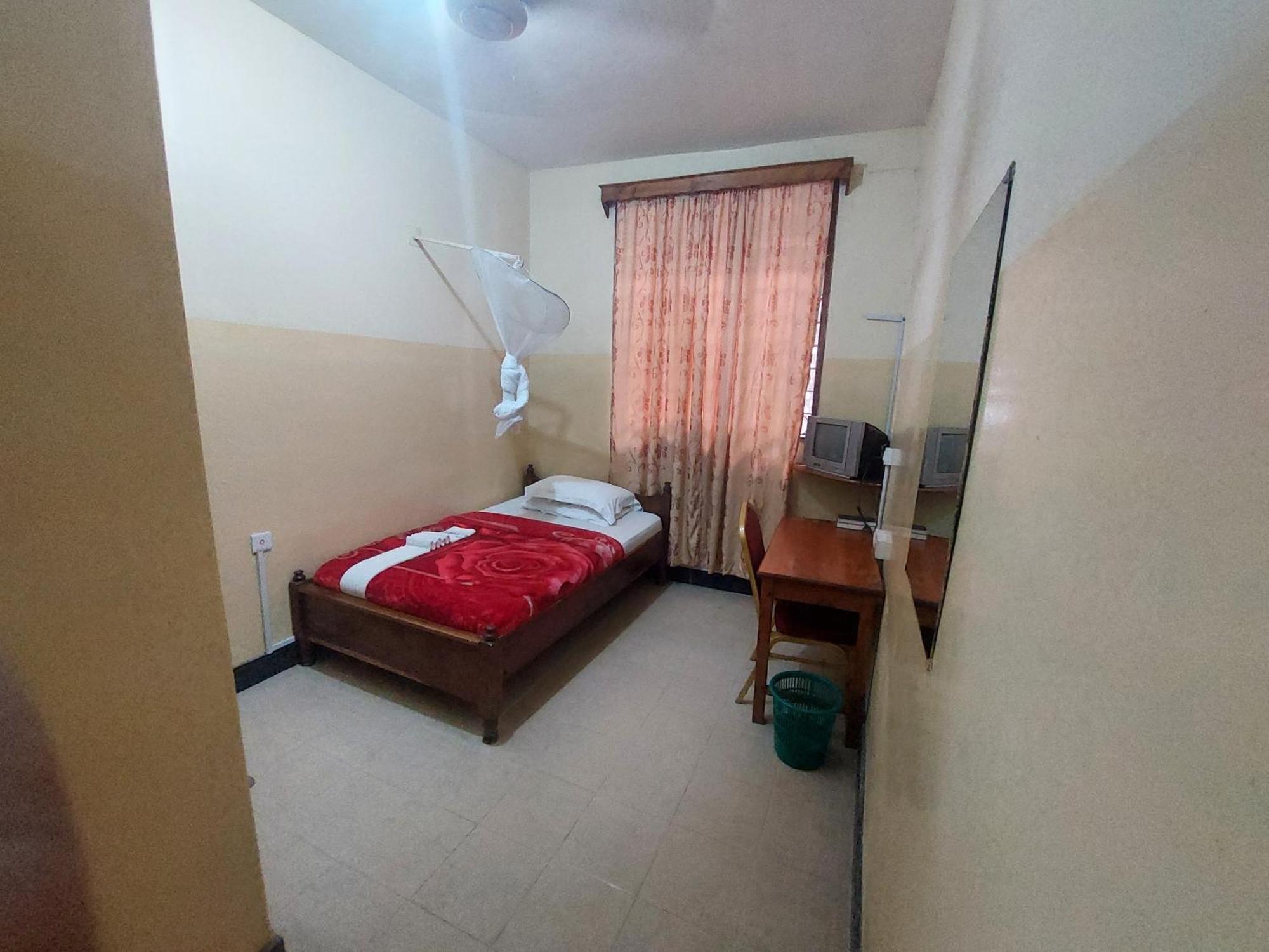 Dolphin Hotel Tanga Exterior photo