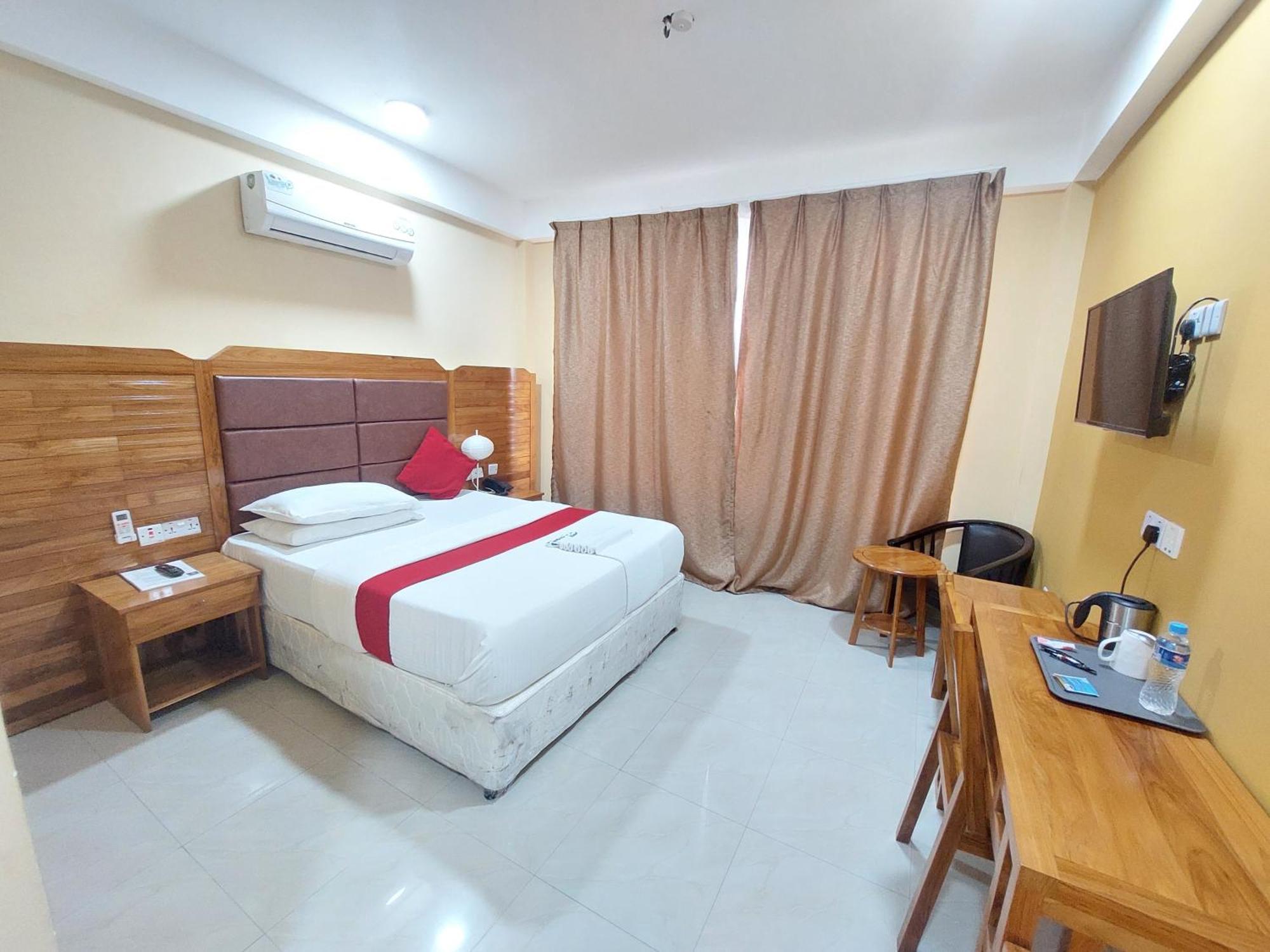 Dolphin Hotel Tanga Exterior photo